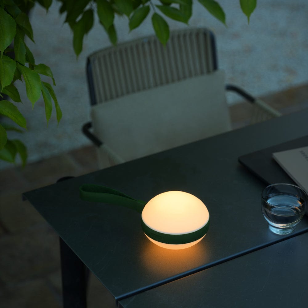 Portables Bring To-Go 12 Battery Light Portable