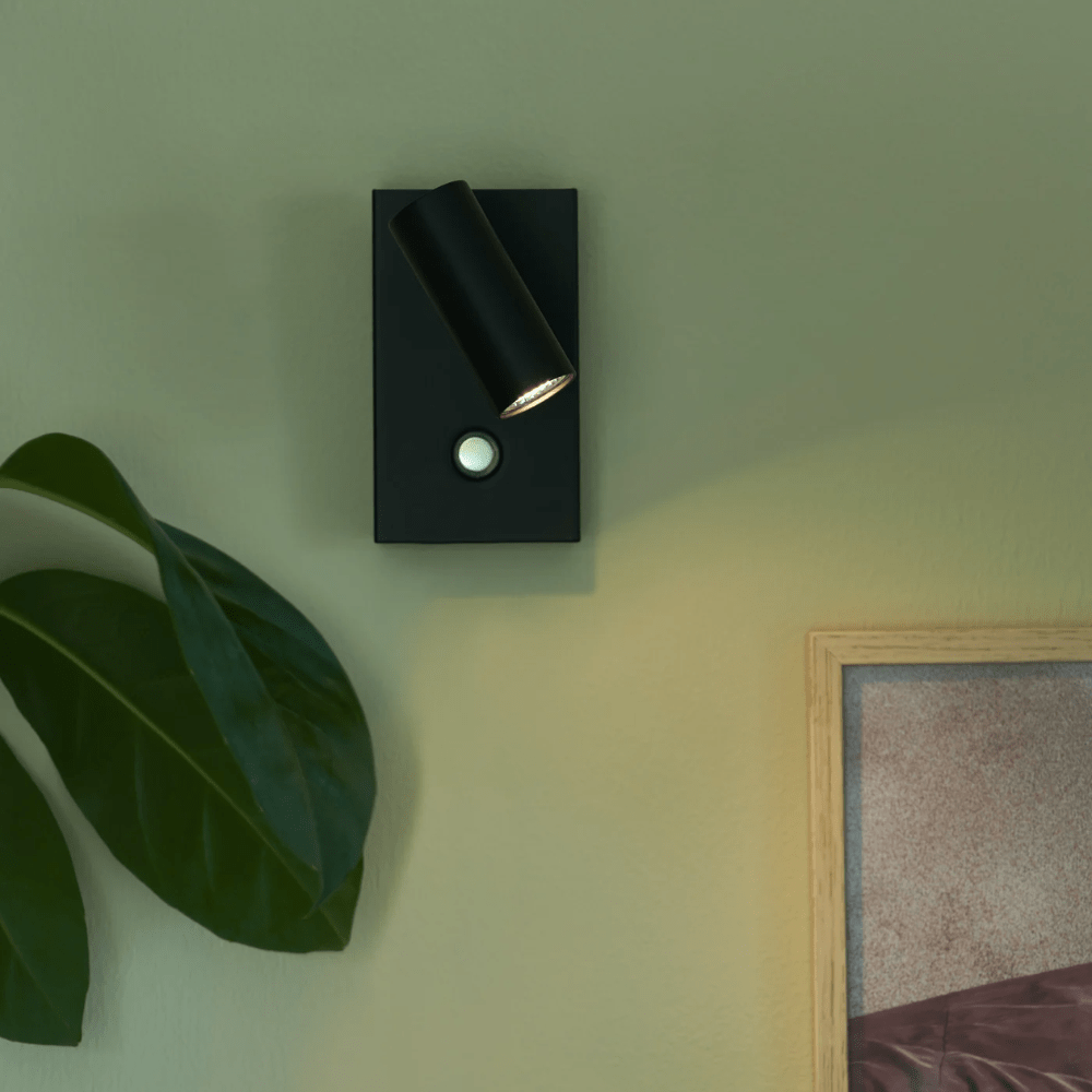 Interior Wall Light / Sconce Omari Wall Light