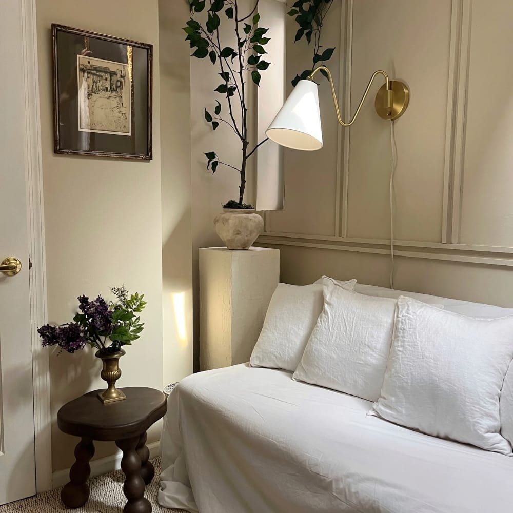 Interior Wall Light / Sconce Onda Plug-in Sconce