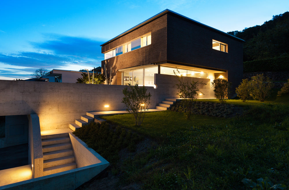 Aesthetic Appeal: Things to Consider When Choosing Outdoor Lights