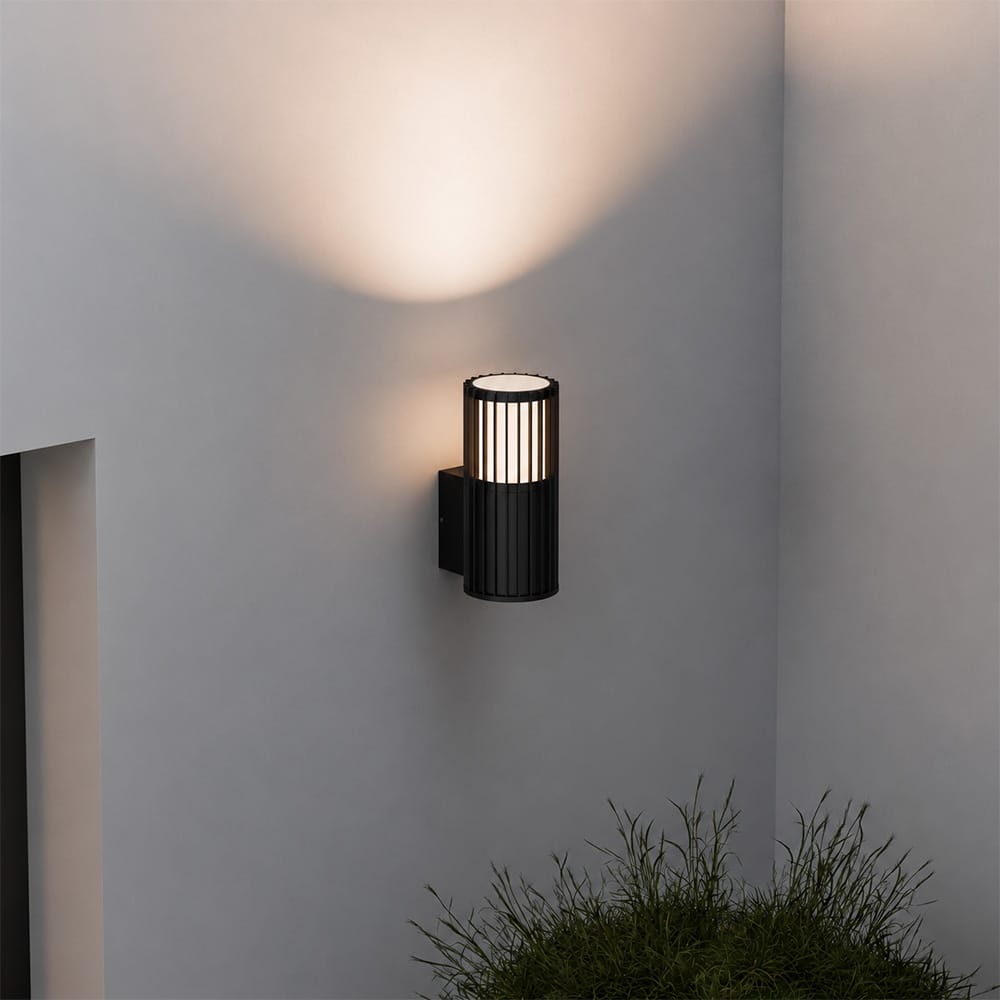 Exterior Wall Light Bright Cylinder Outdoor LED Wall Light with Linear Fin Detailing